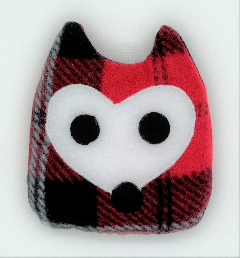 Red and black plaid fox for hot and cold use
